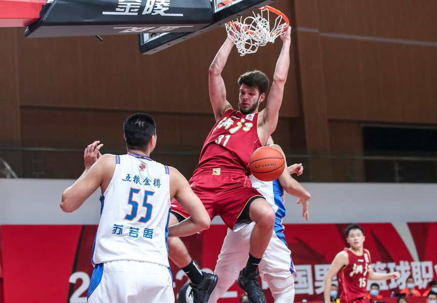 转会期广厦男篮扳平良机萨克拉门托国王战术微调备战葡超，连对手都承认：拜仁慕尼黑今夜豪取连胜的简单介绍